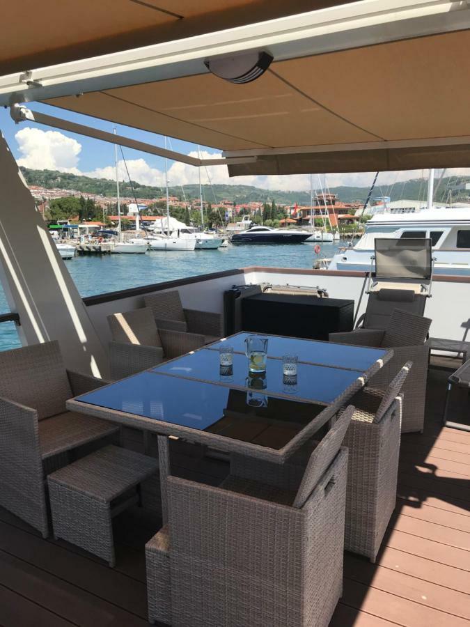 Floating House Blue Moon Villa Portorož Dış mekan fotoğraf