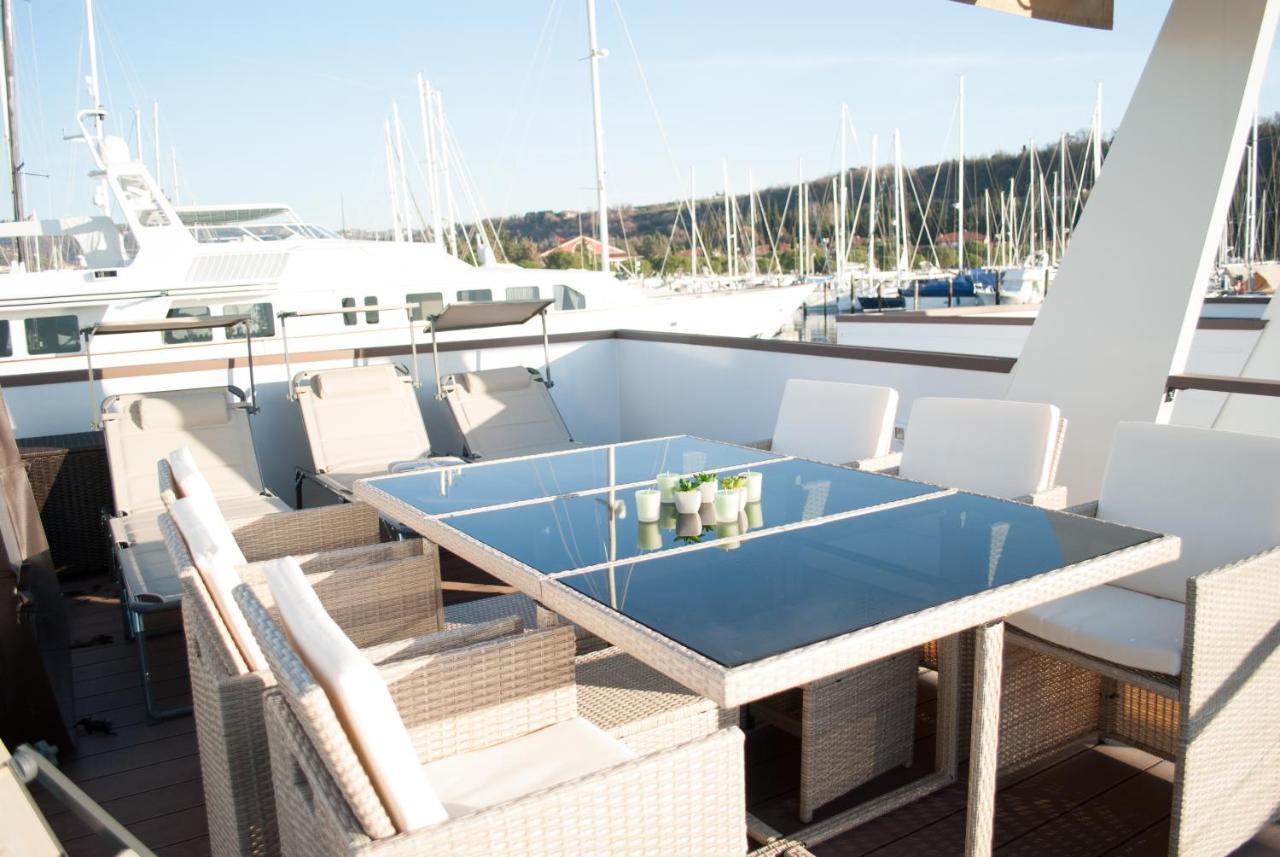 Floating House Blue Moon Villa Portorož Dış mekan fotoğraf